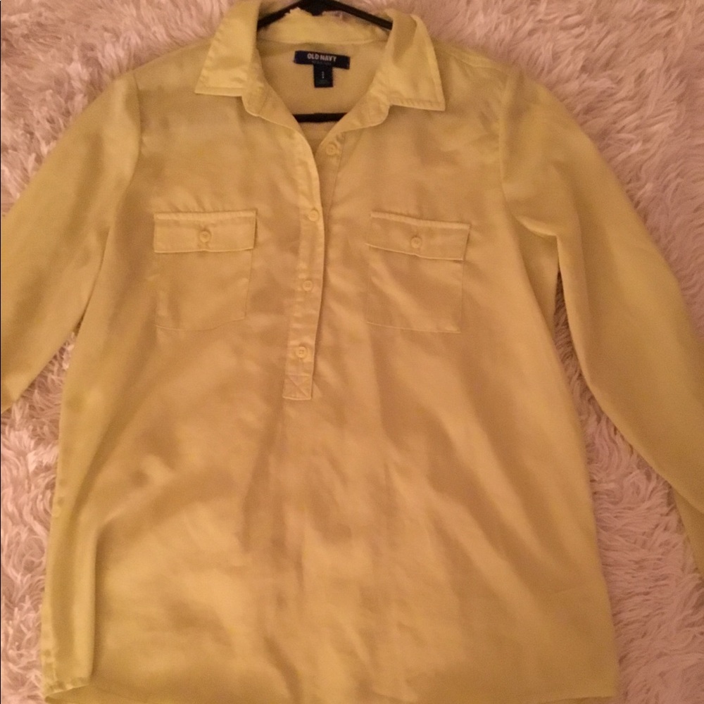 Old Navy women’s button up shirt